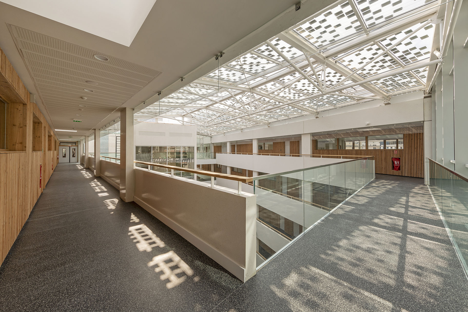 Lycée Lucie Aubrac à Courbevoie  IDF Construction Durable